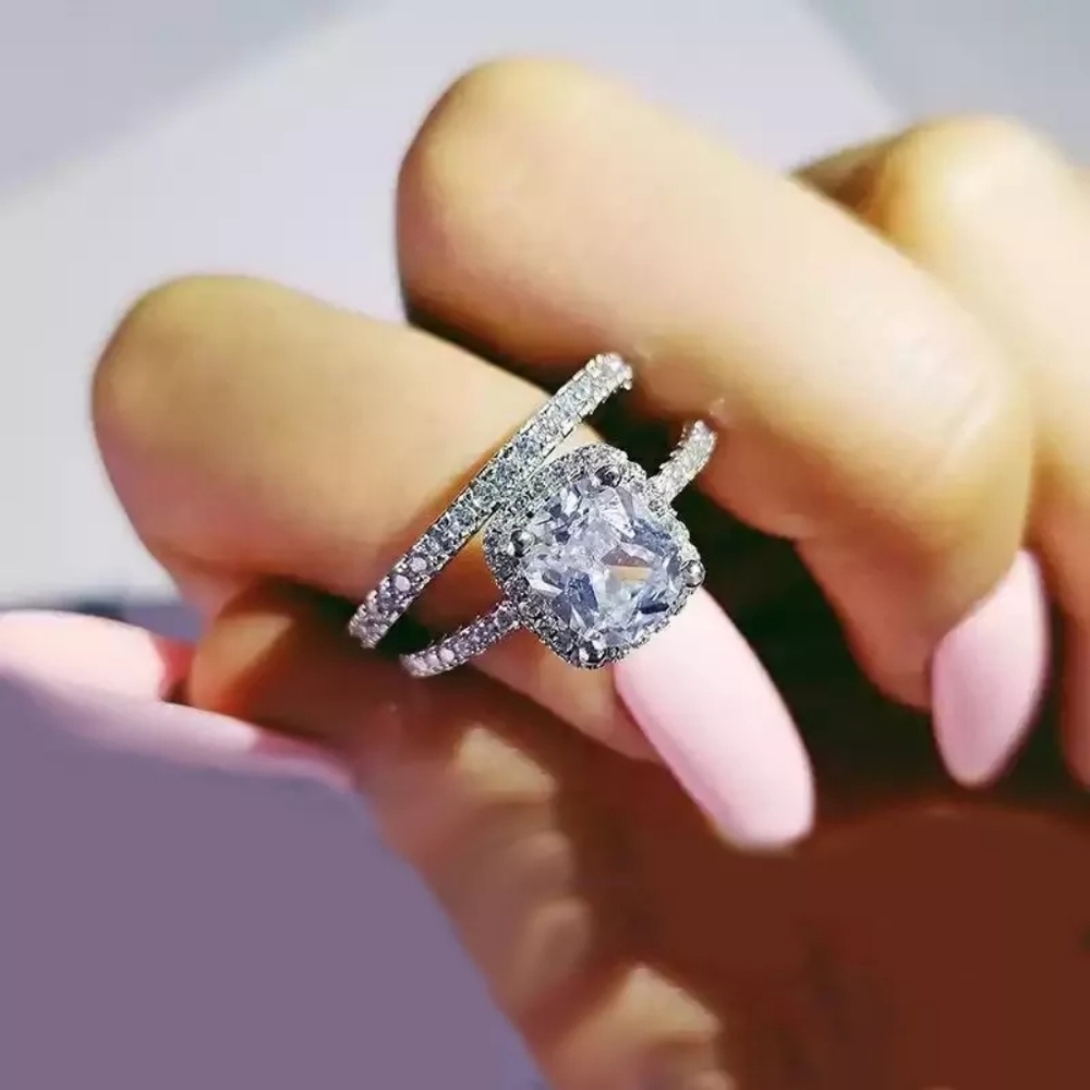 Gorgeous Engagement Set of Rings - Picture 6 of 8